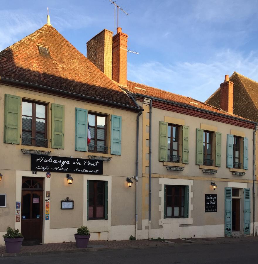 Auberge Du Pont Cérilly Exterior photo